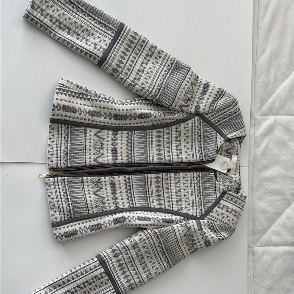 Tribal Patterned Jacket in Gray and White